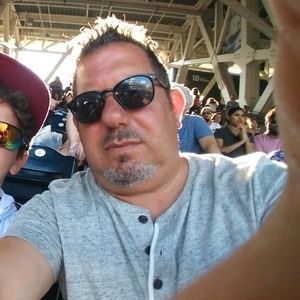 Meet your Posher, Michaek